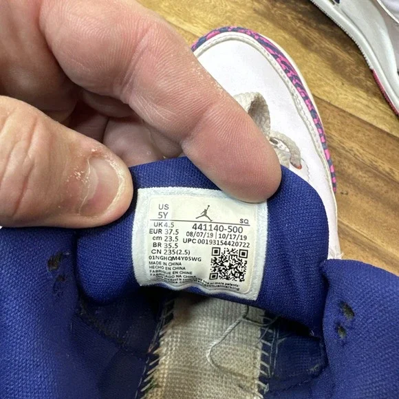 Air Jordan 3 Retro Size 5 Y 441140-500 Barely Grape/Fire Pink - Picture 14 of 16